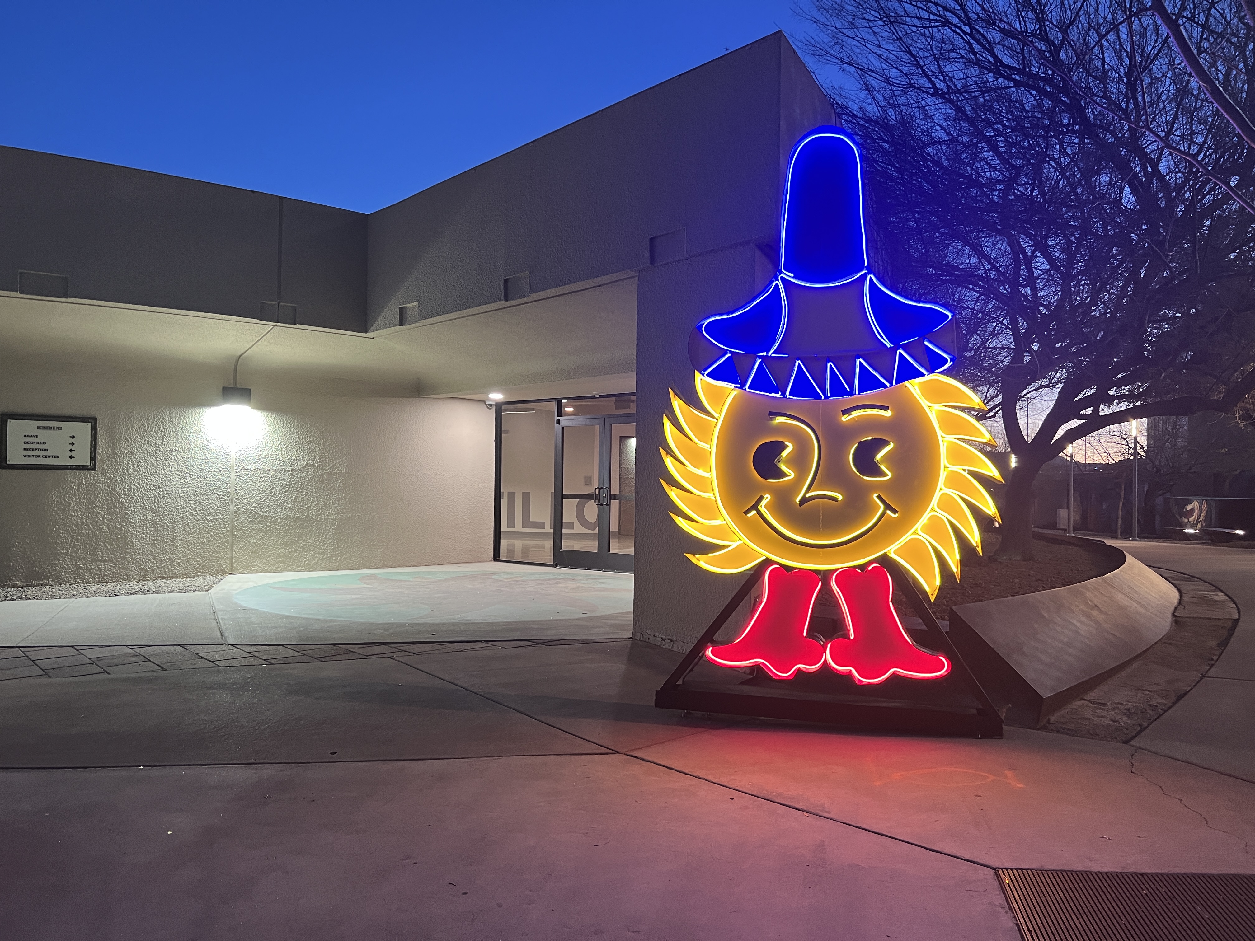 The Man Behind the Statue: Celebrating Craftsman Ruben Carrasco and His Iconic Amigo Man Sculpture