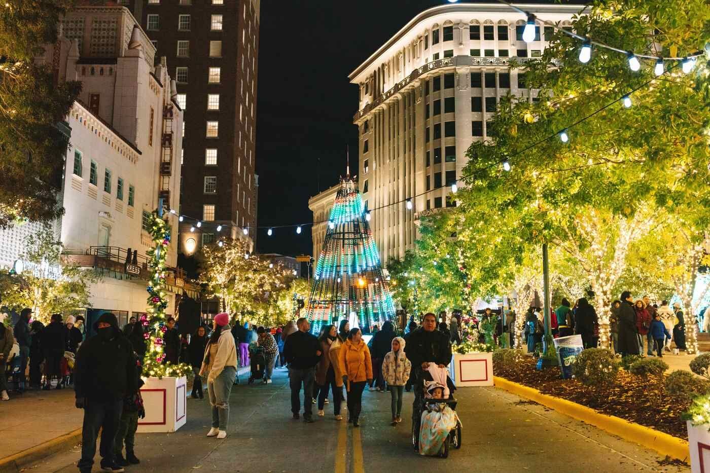 For the Holidays, Make El Paso Home Again