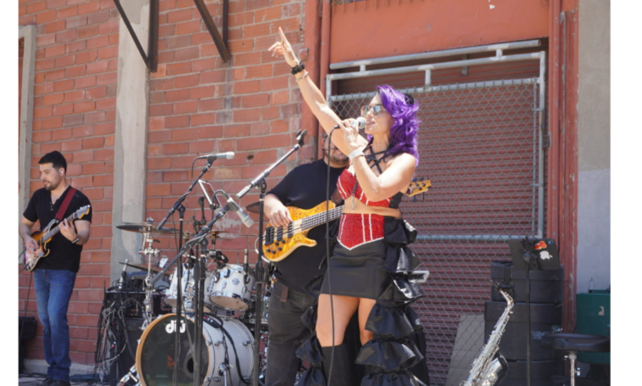 Selena & Salsa Market