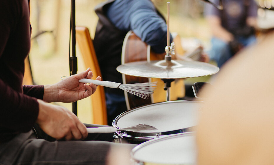 Live Music + Wine with The Retroz