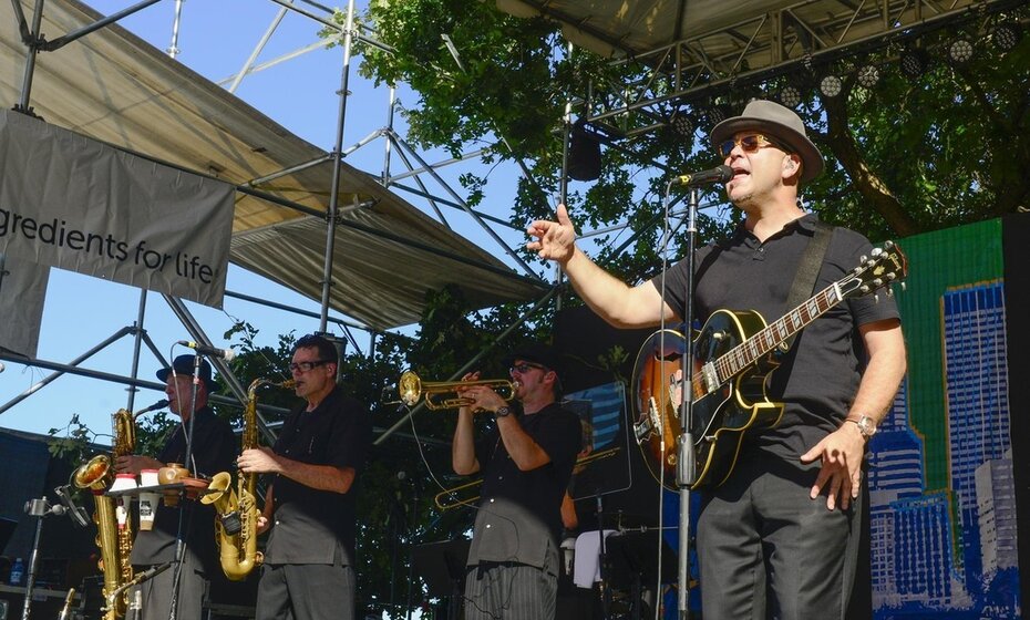Big Bad Voodoo Daddy's - Wild and Swinging Holiday Party