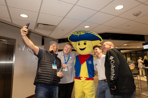 Follow Us @AmigoManEP